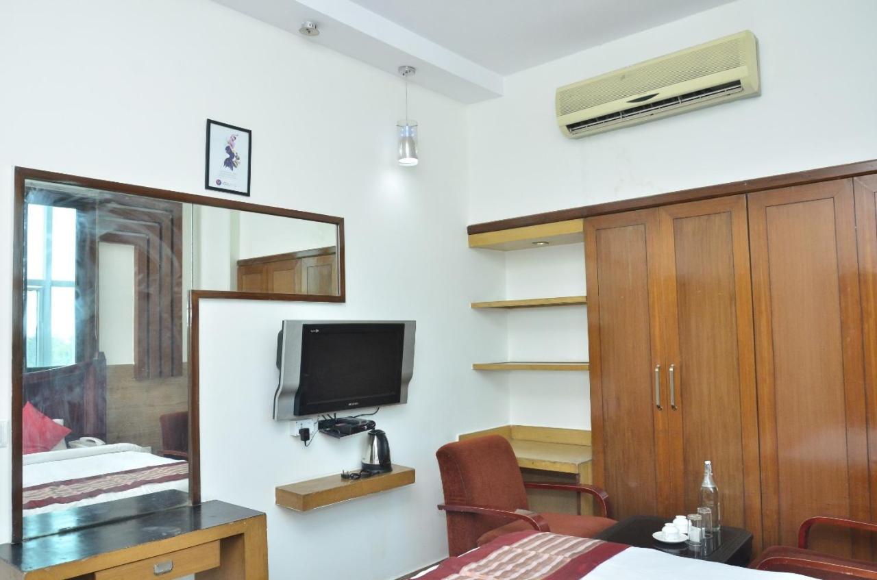 Ddr Hotel Residency Gurgaon Eksteriør bilde