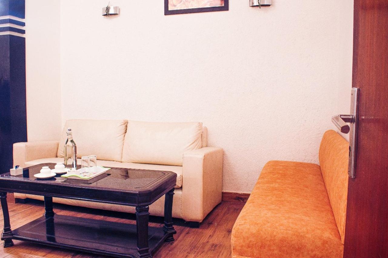 Ddr Hotel Residency Gurgaon Eksteriør bilde